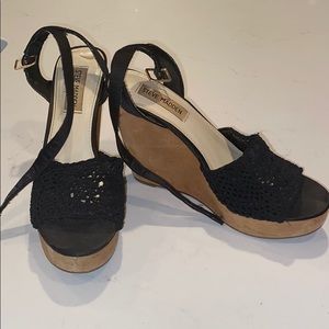 STEVE MADDEN CROTCHET WEDGES
